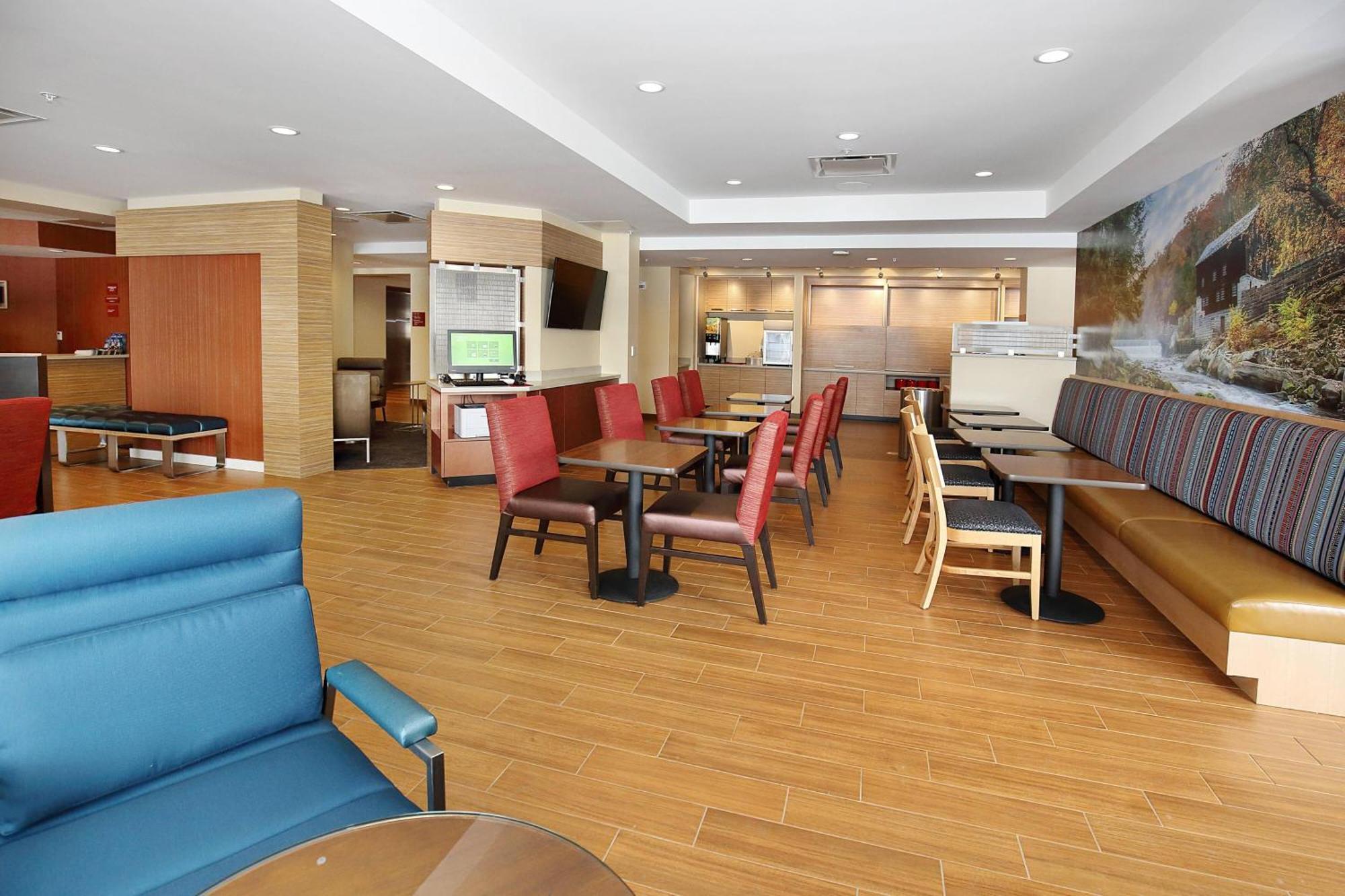 ทาวน์เพลส สวีท โกรฟซิตี้ เมอร์เซอร์/เอาท์เล็ตส์ Hotel ภายนอก รูปภาพ